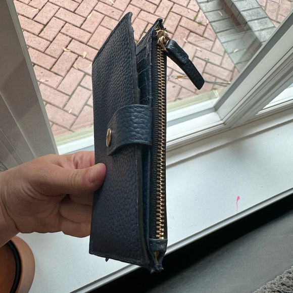 Lodi’s blue leather wallet - Picture 7 of 7